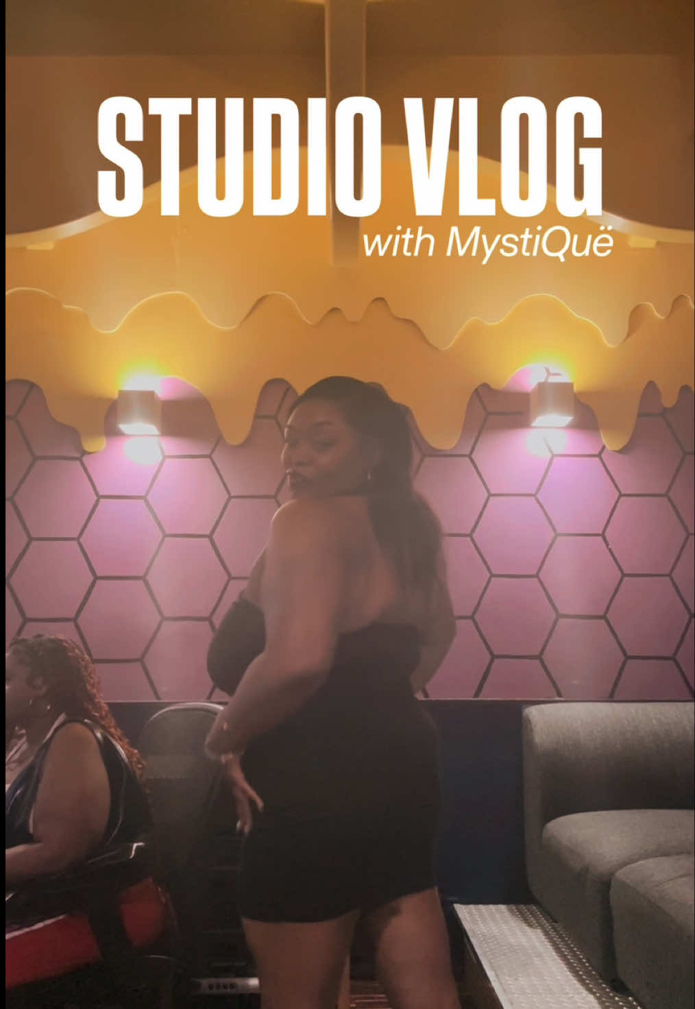 @MystiQu&euml;