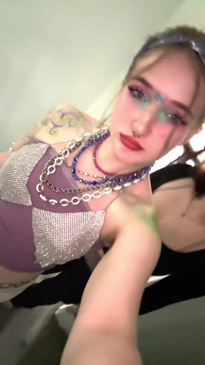 @️Julie