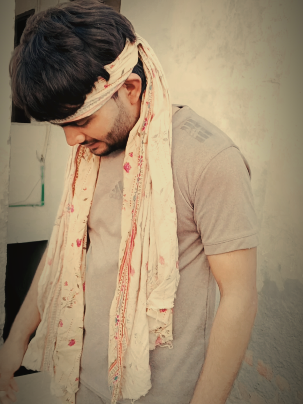 @ONLY ALONE (>_&deg;]