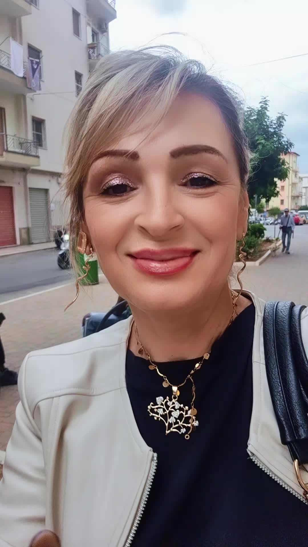 @GIULLIA FATA DE LA IA IASI