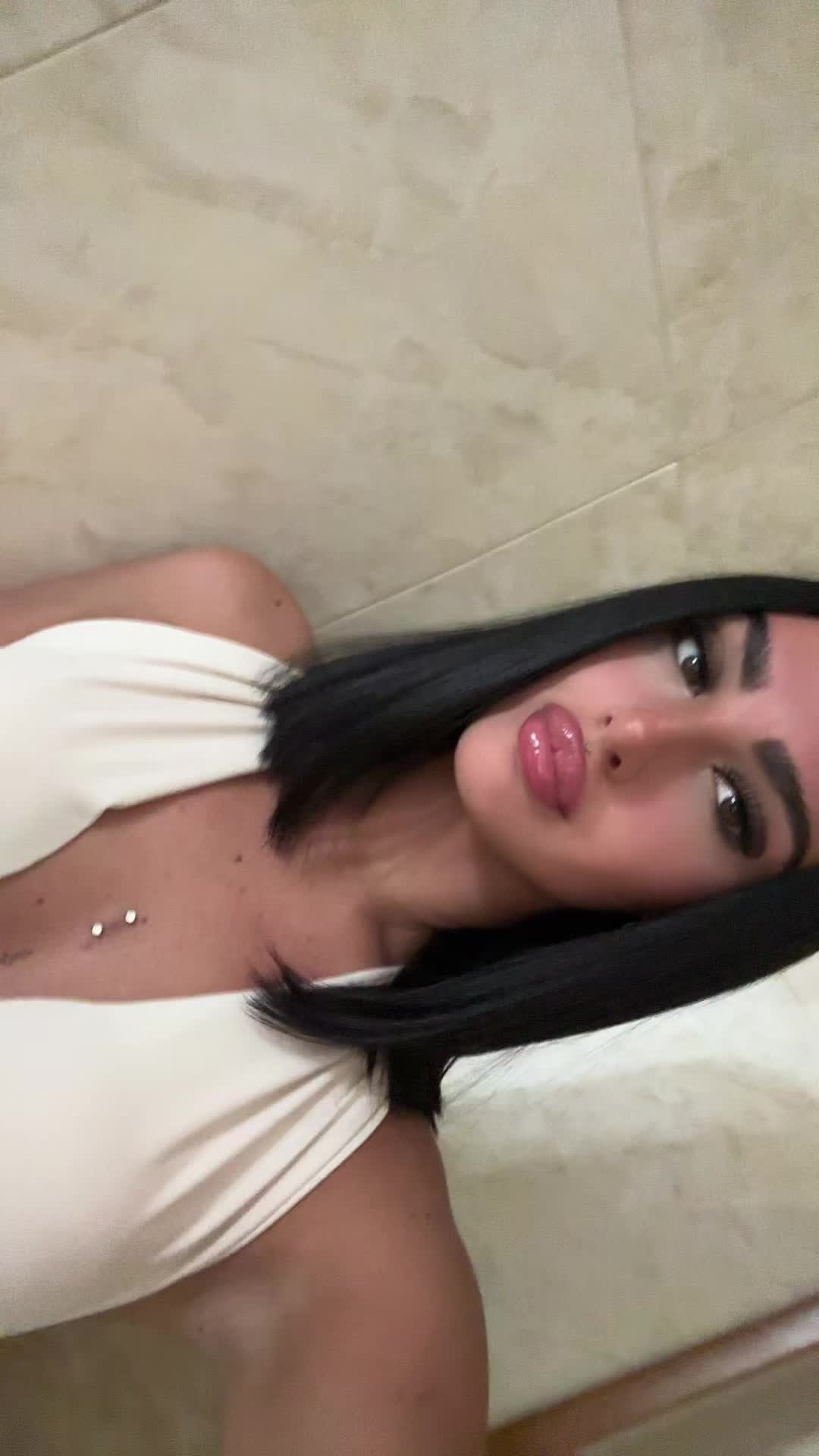 @𝒜𝓁𝑒𝓈𝓈𝒾𝒶✩🌸