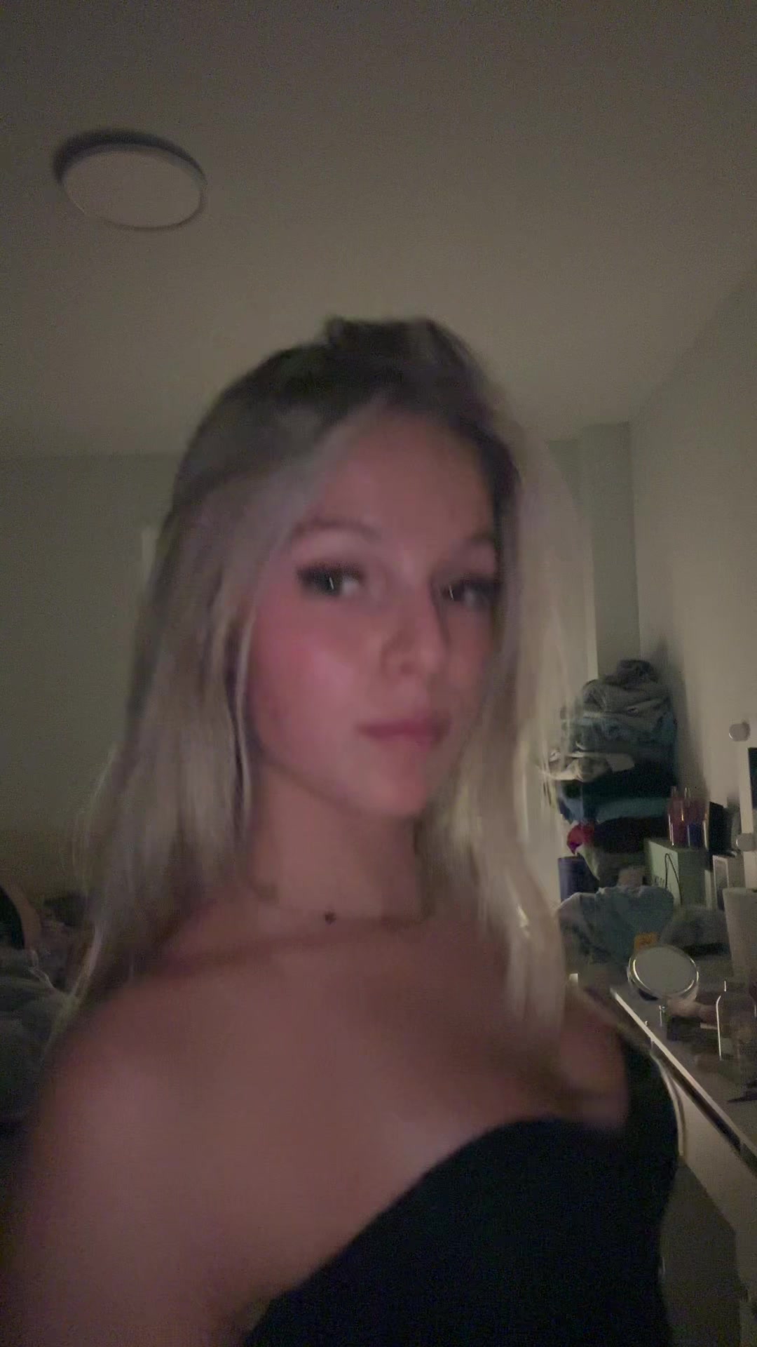 @𝐙𝐨𝐞𝐲