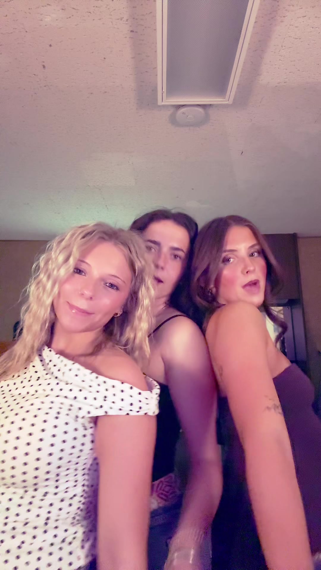 @blond3girlnooneknows