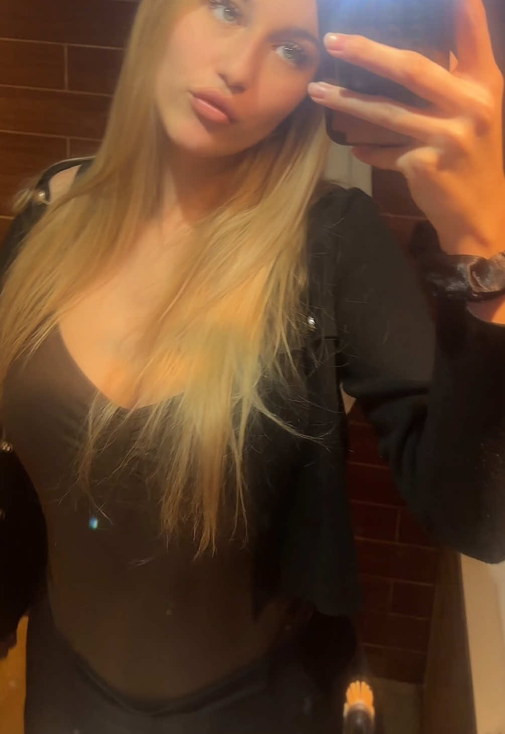 @Nika🖤