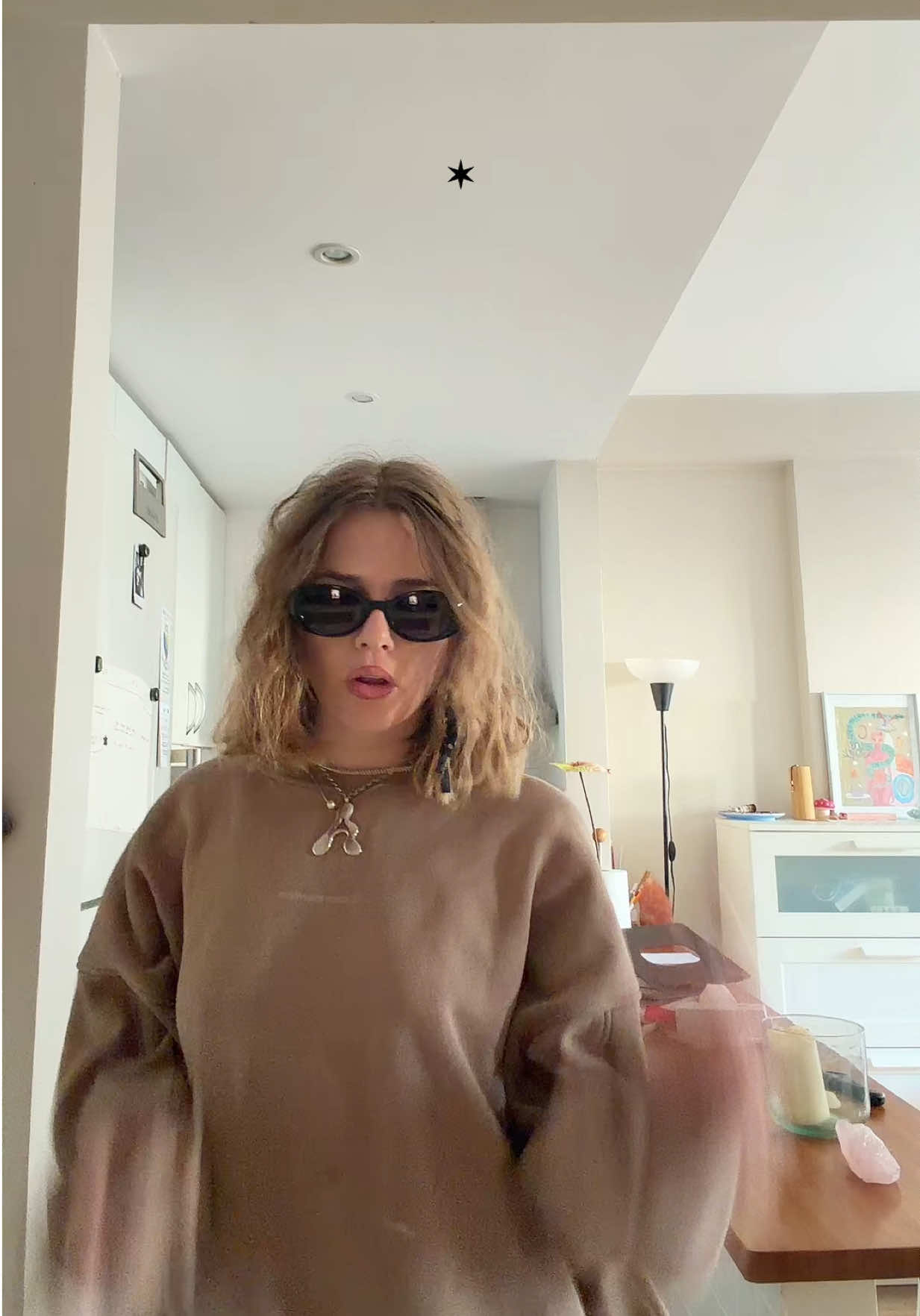 @ANNA8ELLE