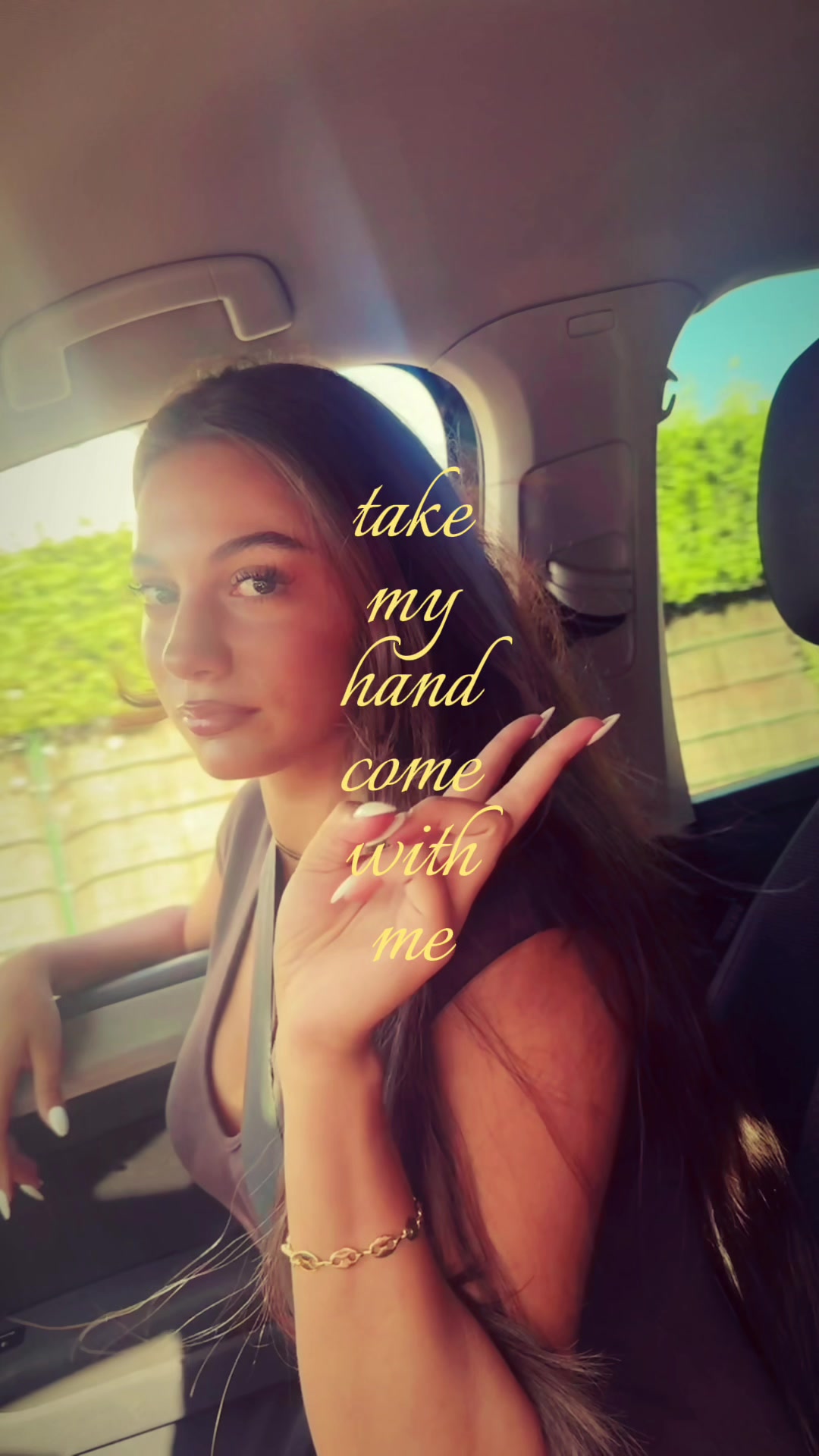 @Ariana J.S.D👑