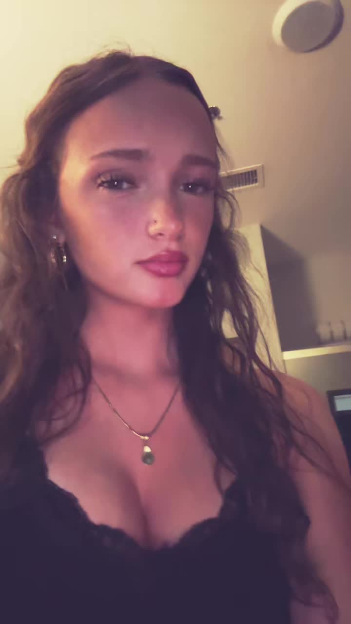 @viaslygirl85