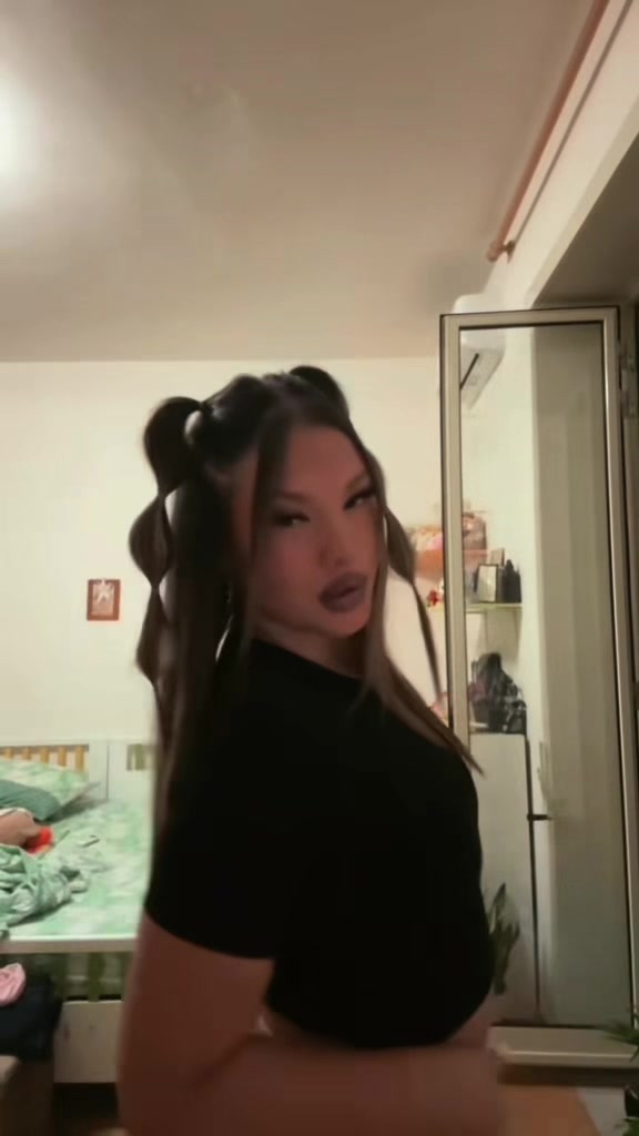 @𝓬𝓱𝓲𝓪𝓻𝓪🪽
