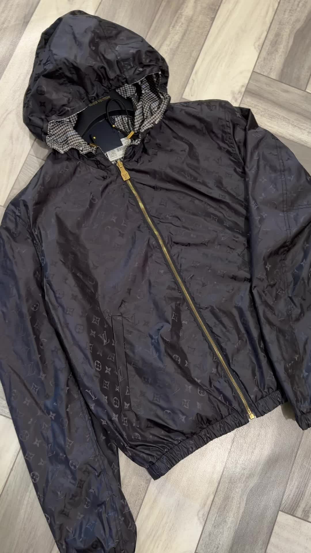 @J🧩