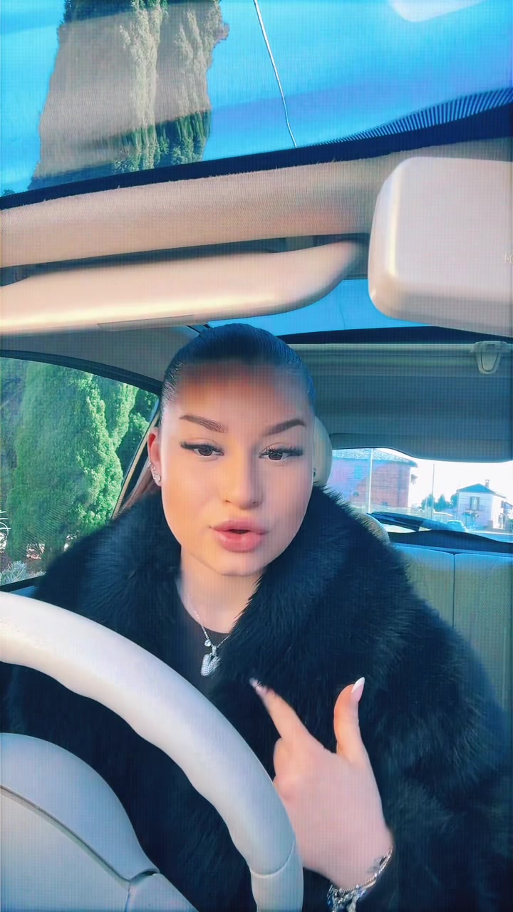 @nicolemartinelli