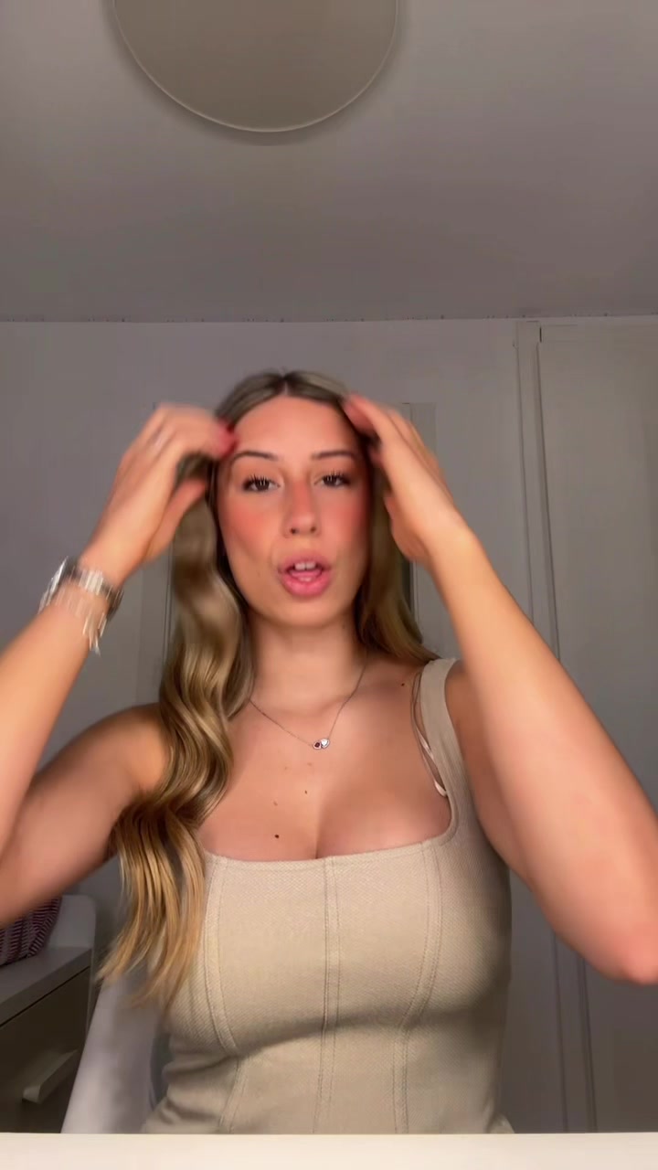 @daniela