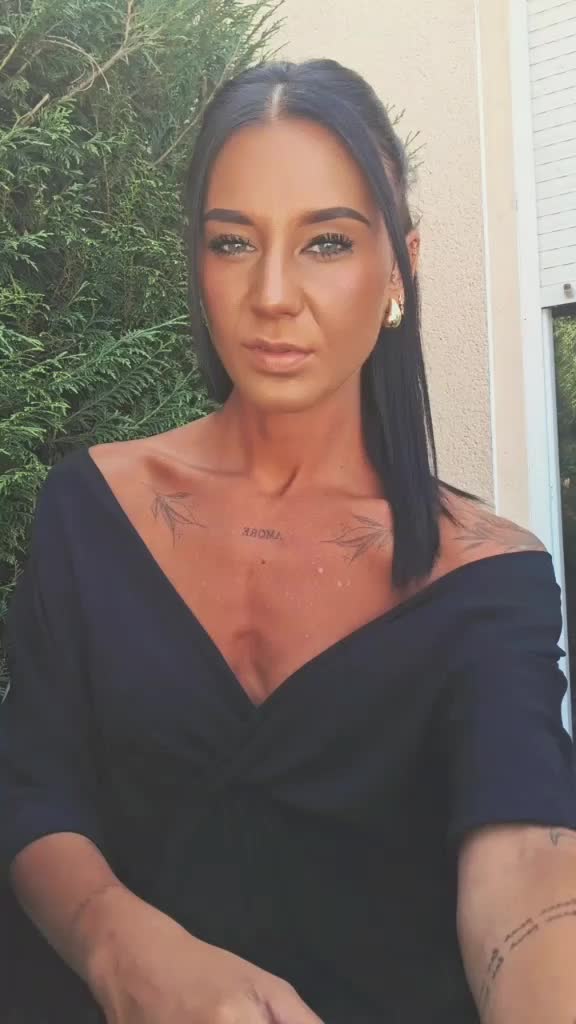 @Lau♒