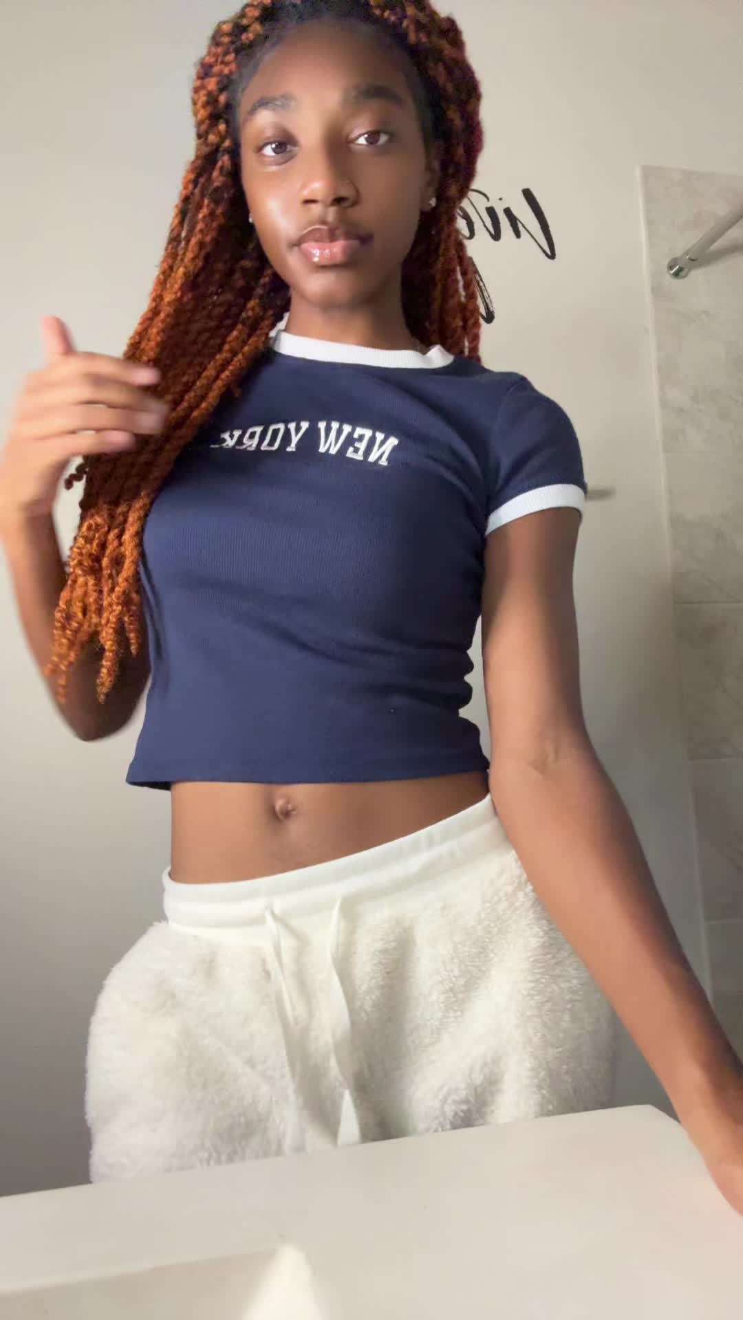@lil_yani_17