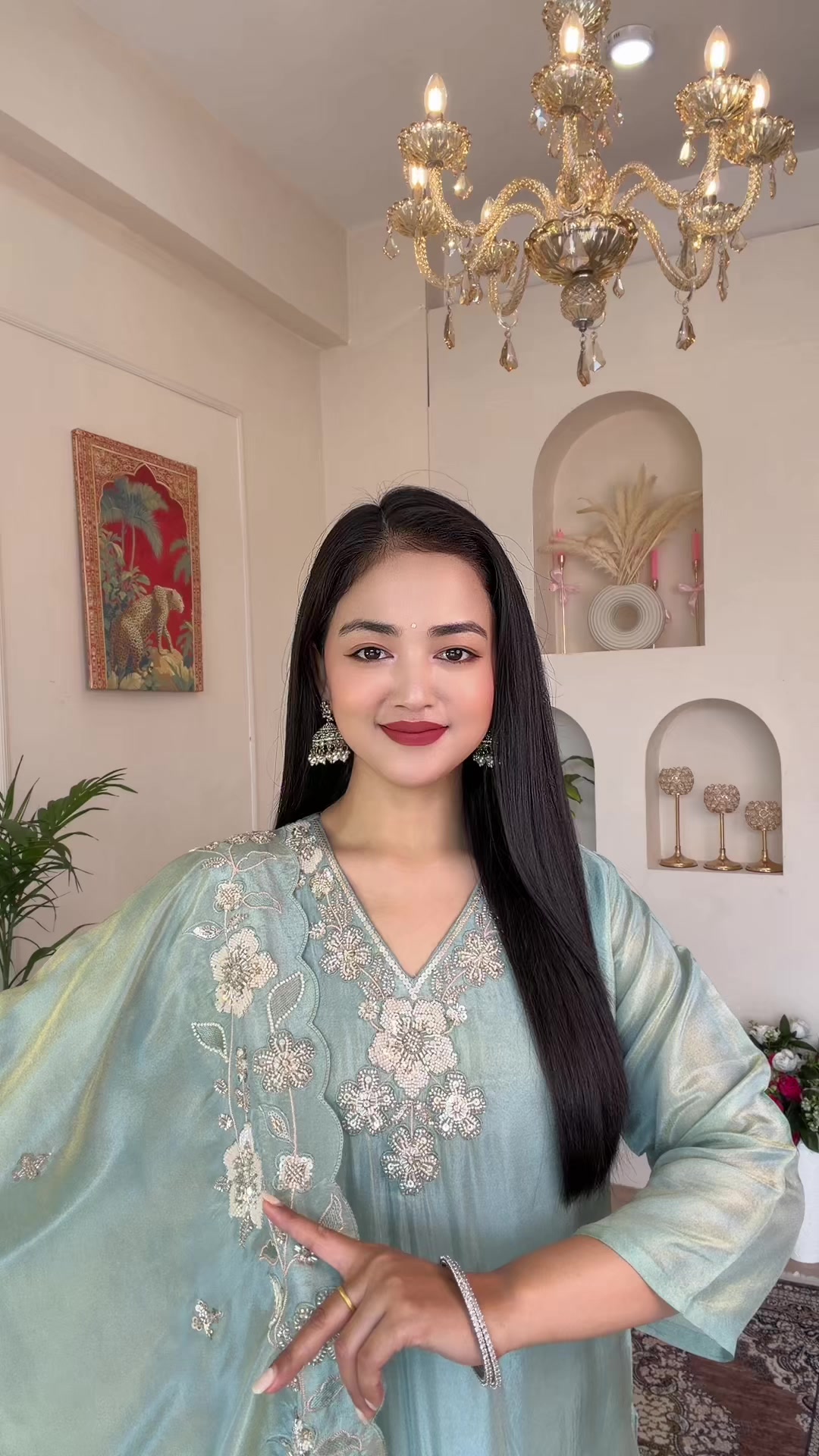 @Naina_TheAttire