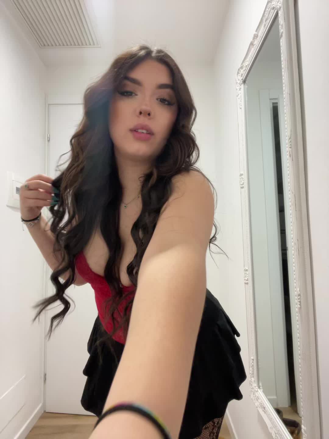 @Shakira🪬