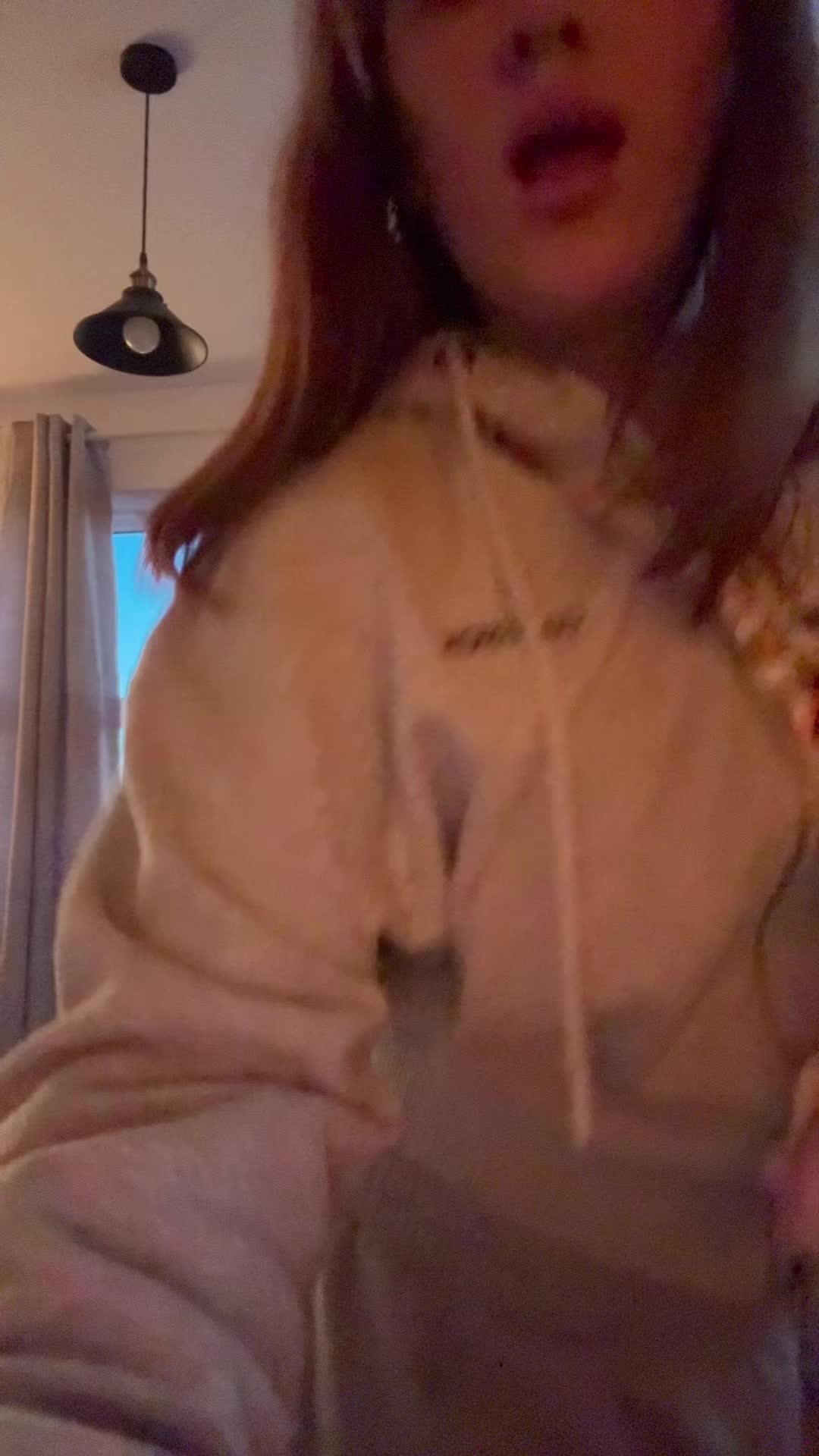 @caitlinjmcg