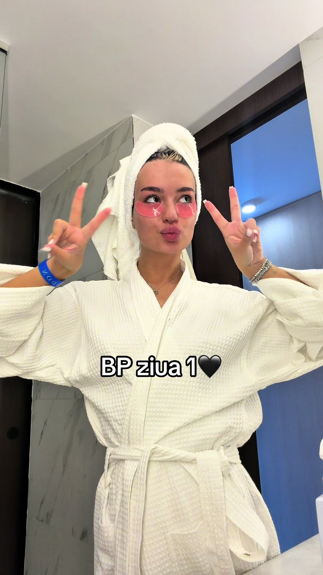 @Naomi💛