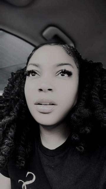 @Chenelle Brady  🇻🇮🇻🇮
