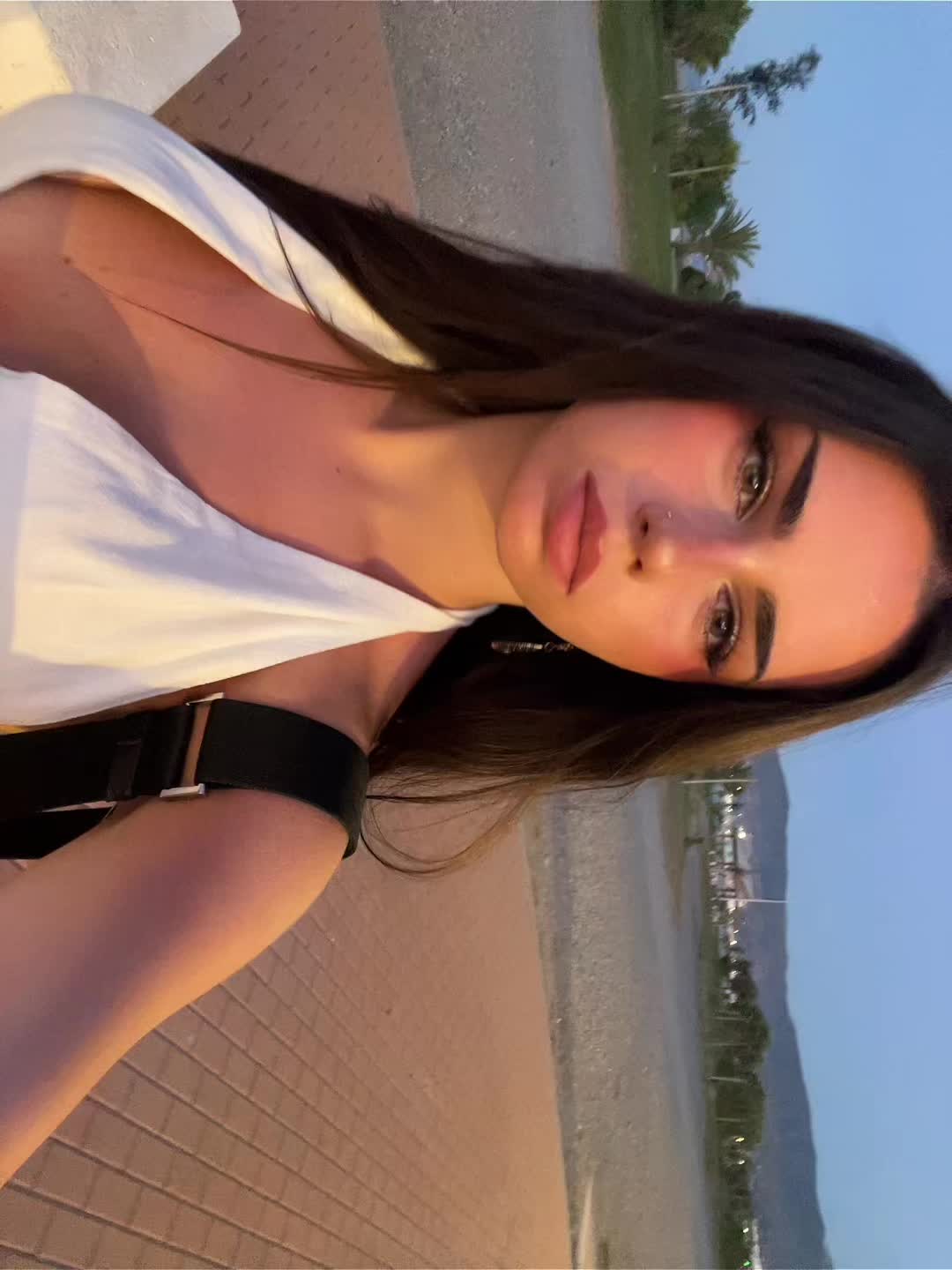 @Carlota