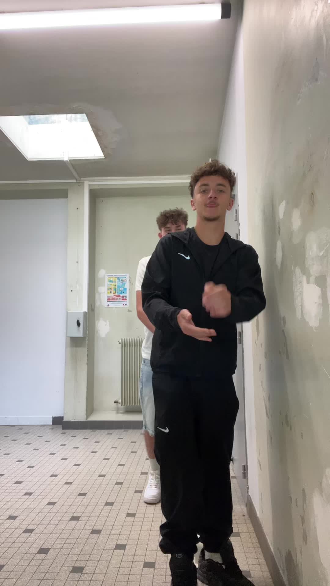 @pinglish