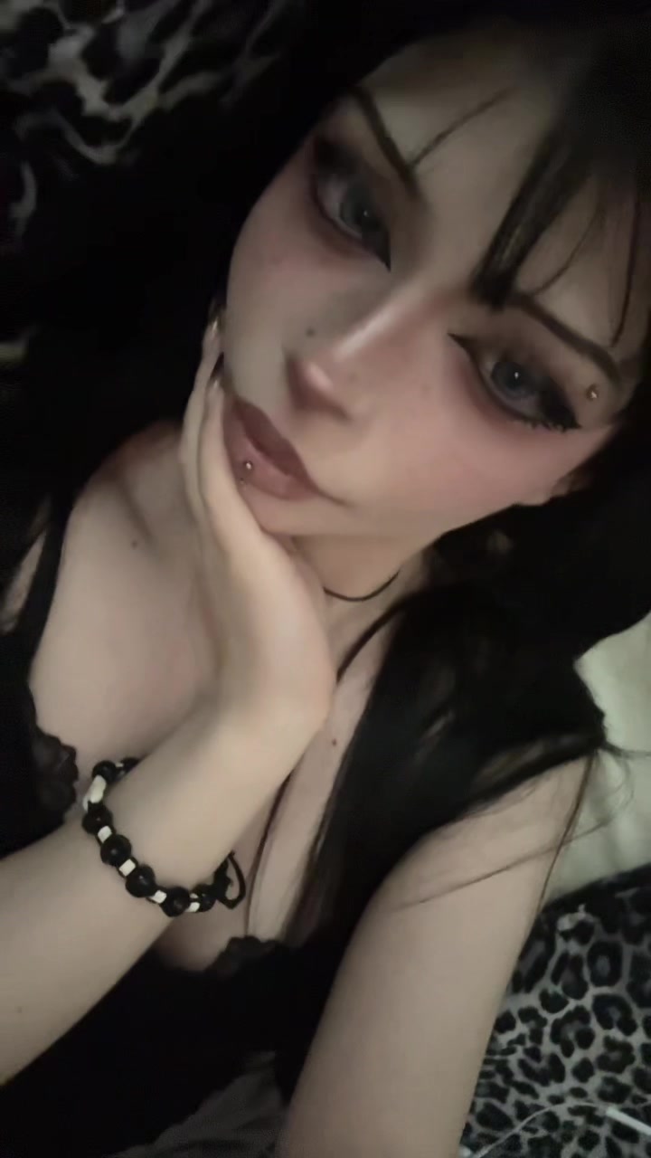 @melikenaz