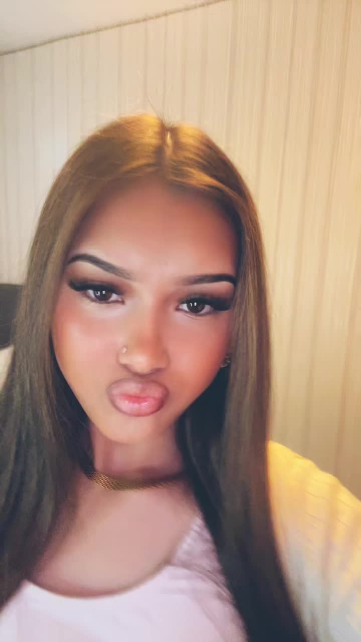 @𝓕🙊