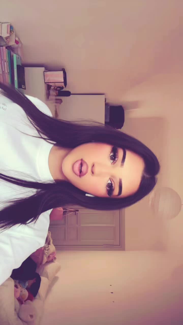@🦄