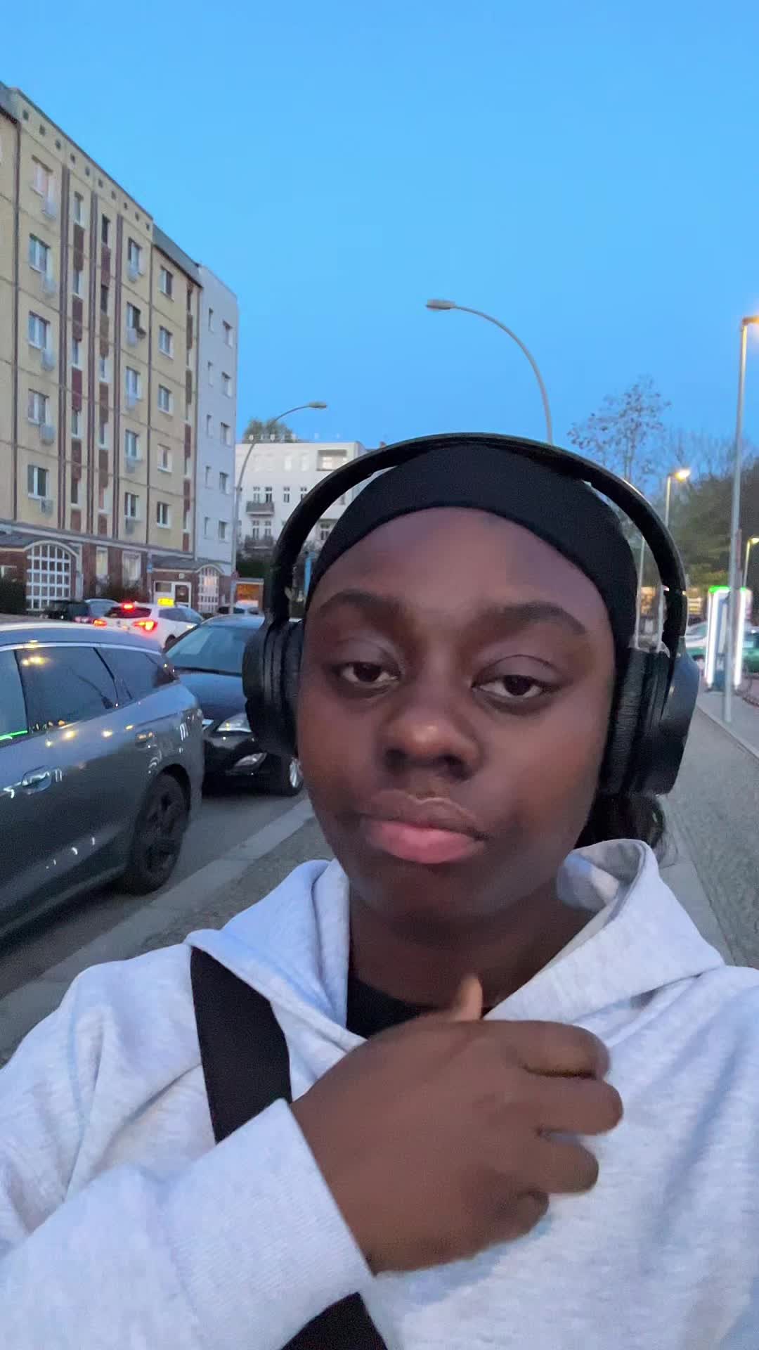 @Blanche🙂&zwj;↕️🖤