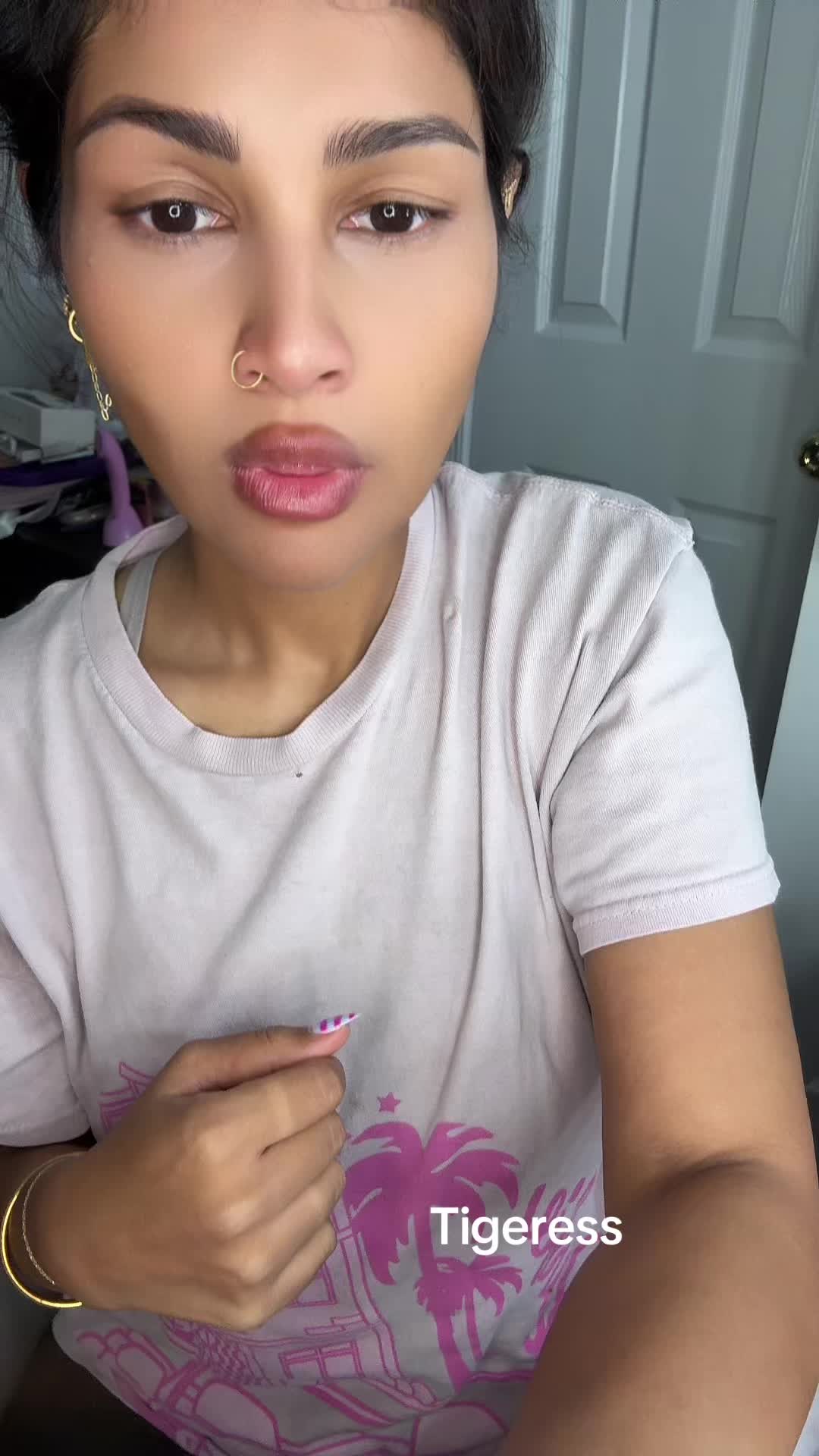 @MakeupLaveena