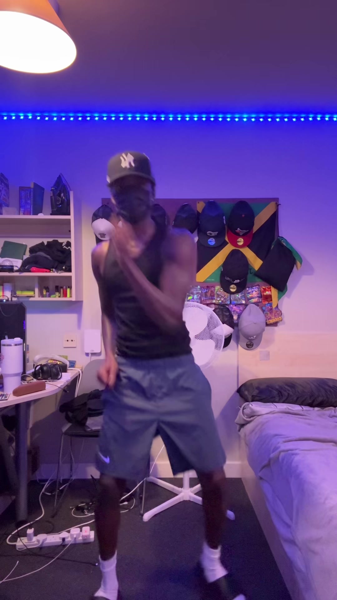 @Skinni