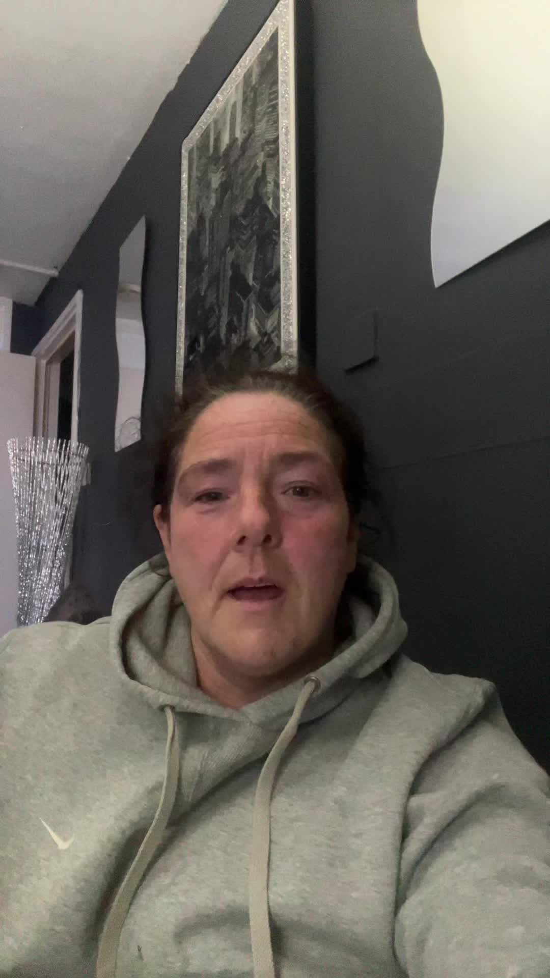@xxx Lisa proud mother of 7 xx