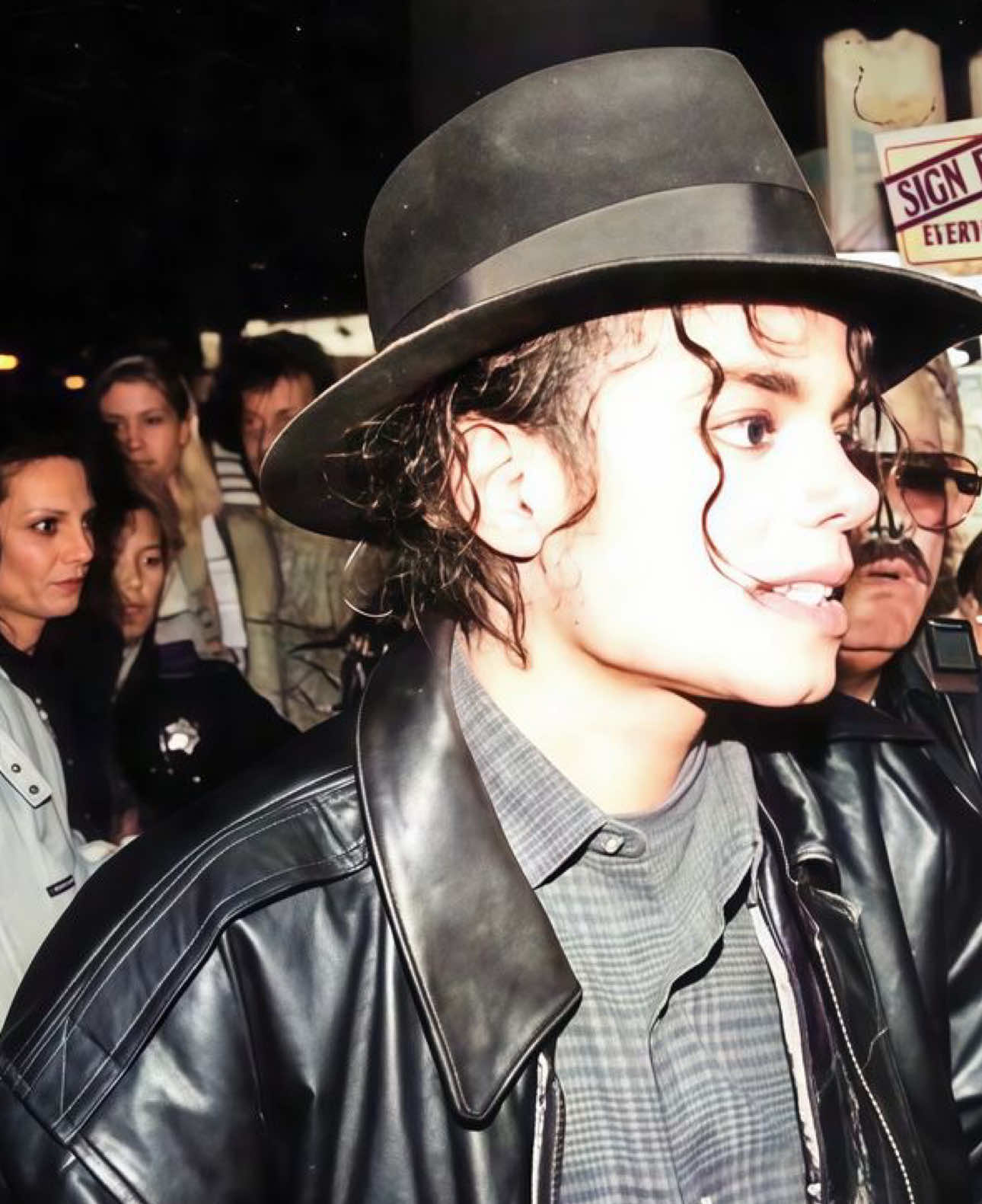 @thepinkmoonwalker