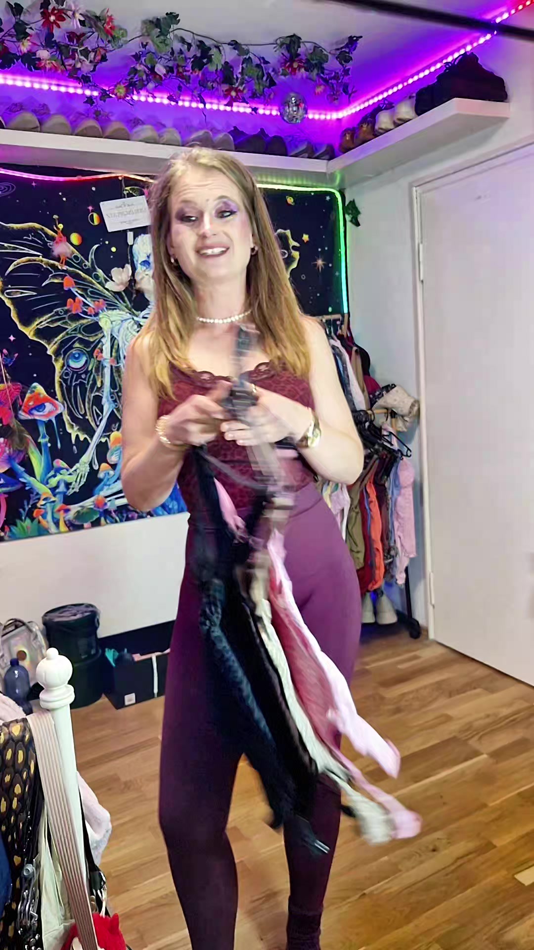 @WhothafuckisVicky