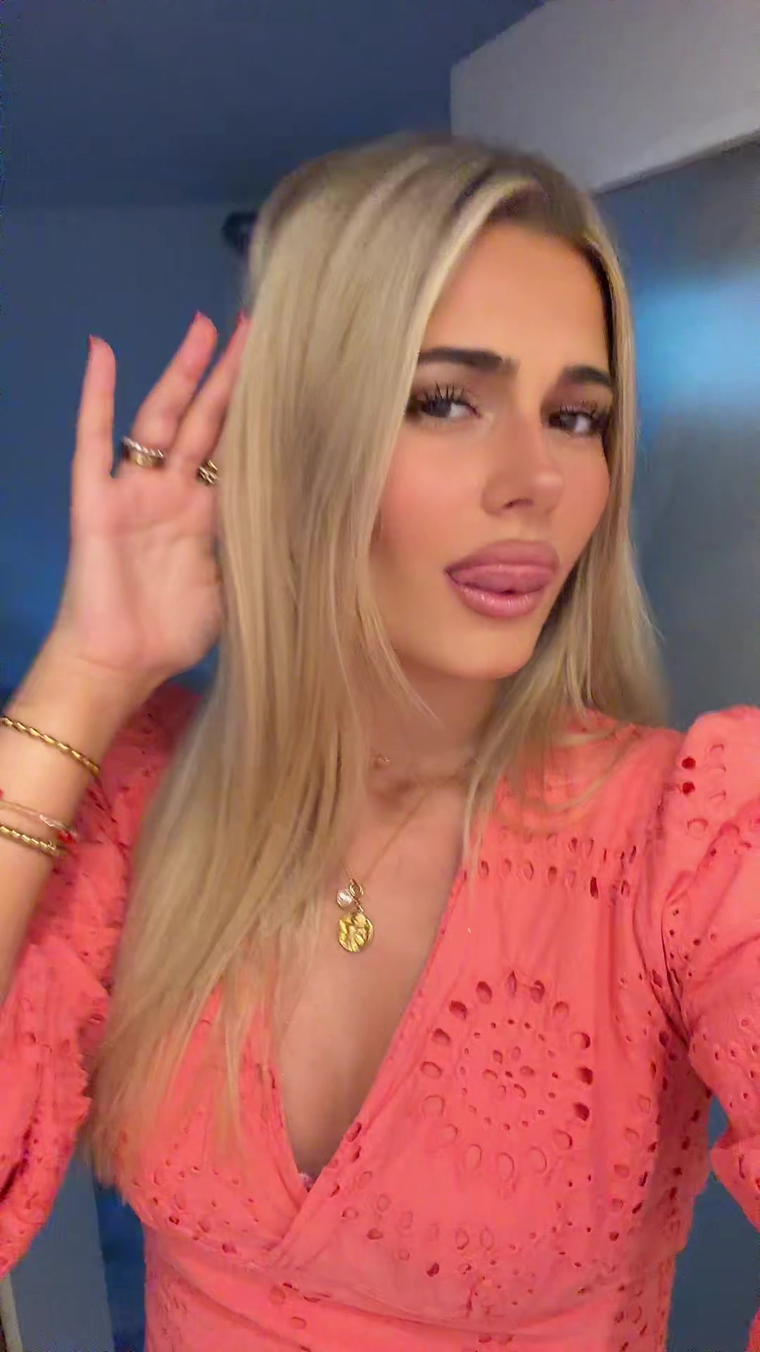@Alena ๐ค