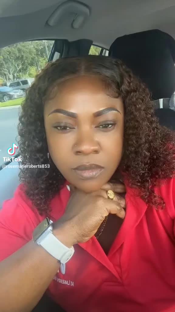 @roseyfabulos