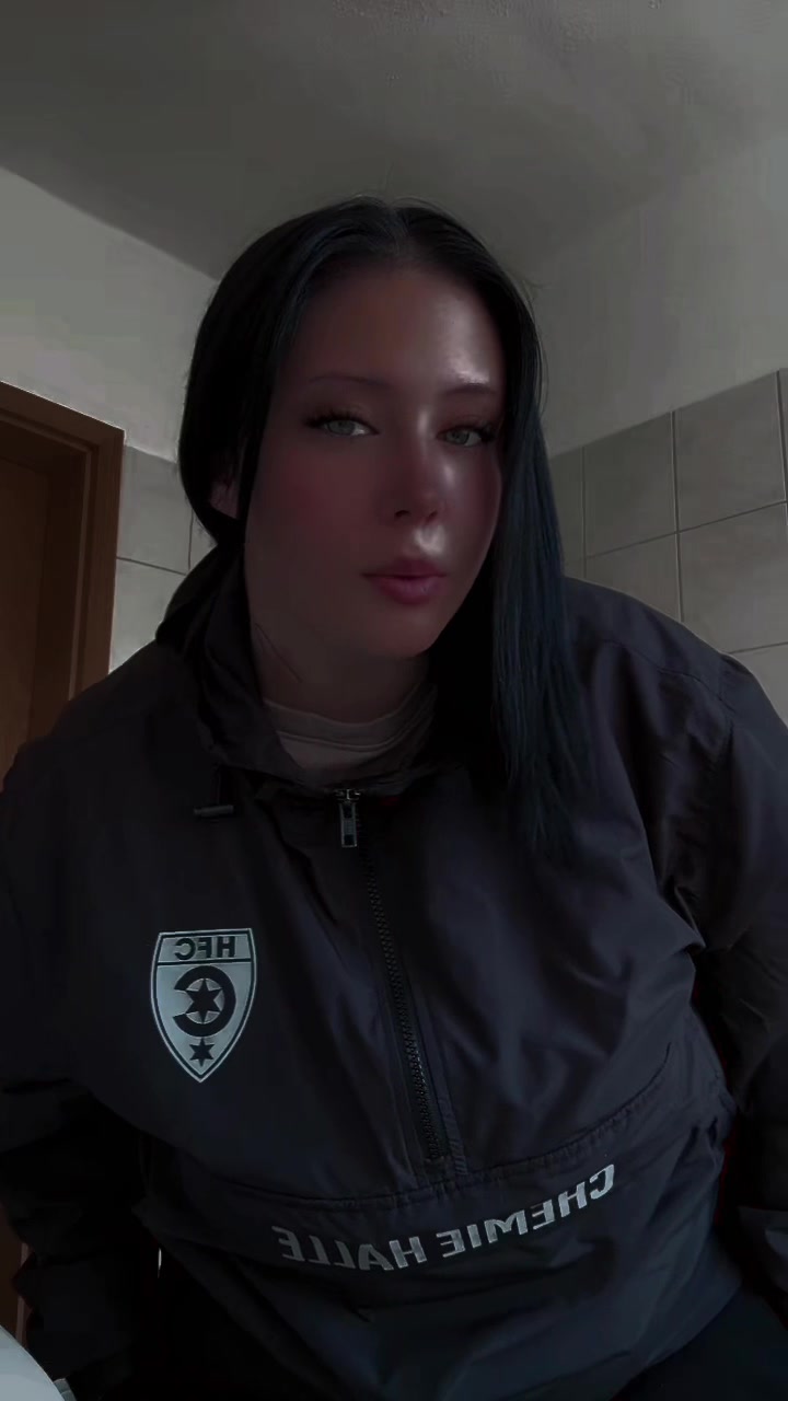 @mxllyXVIII