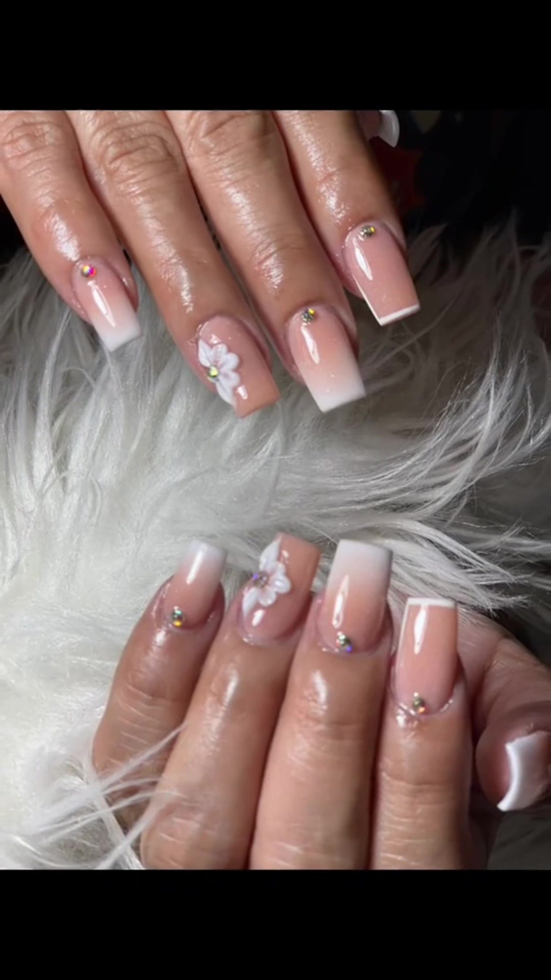 @๐ช๐๐๐๐๐๐
๐๐‘๐ Nails