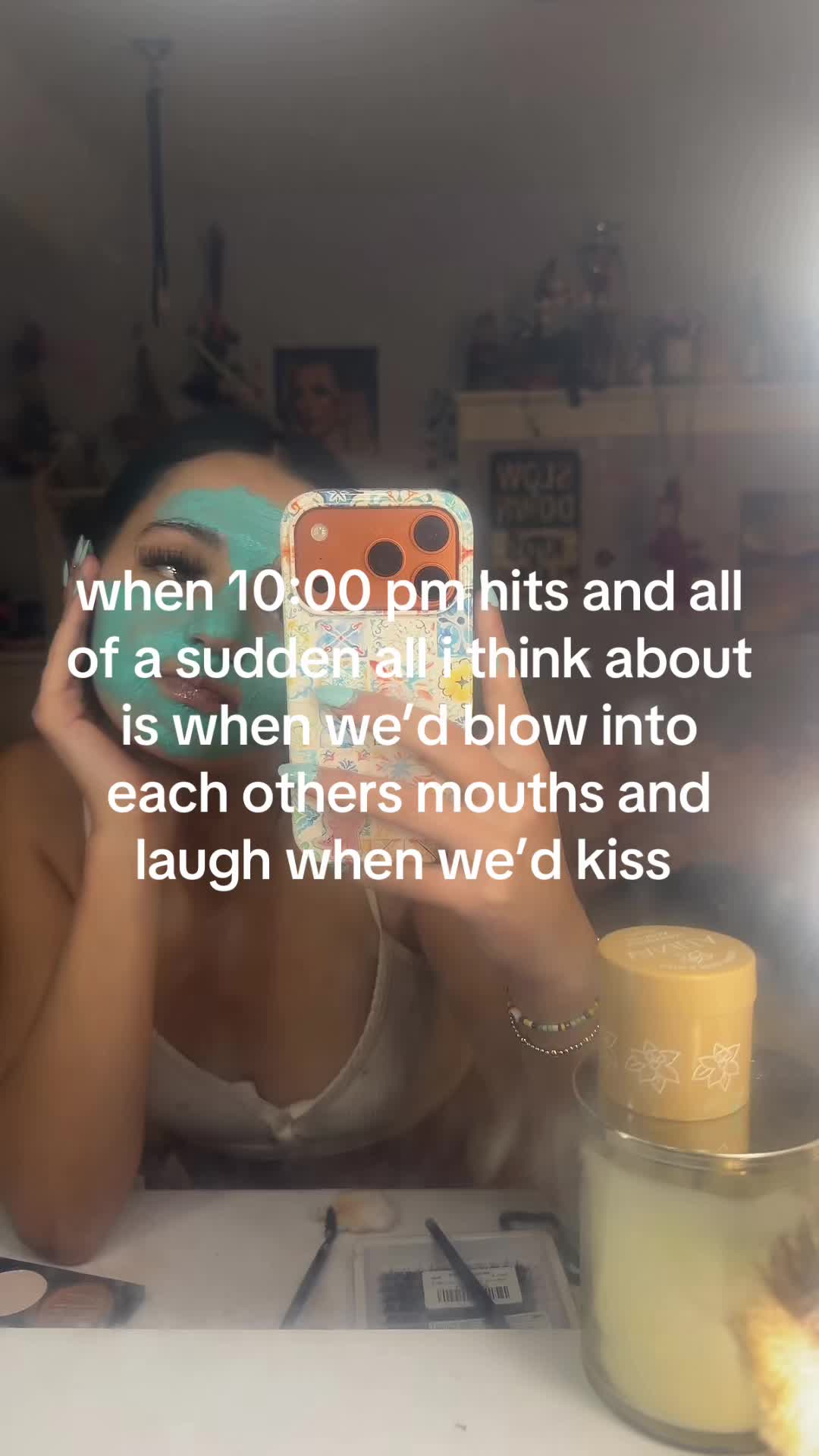 @🫐