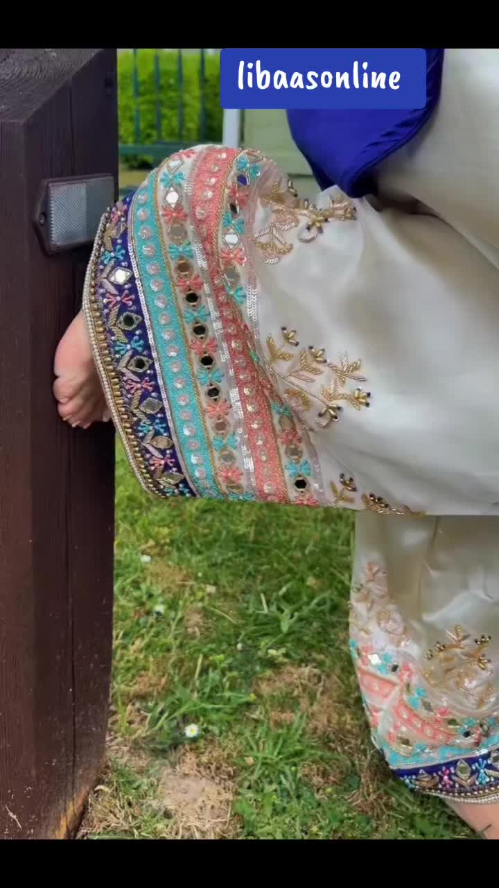 @ਲਿਬਾਸ by ਕੌਰ