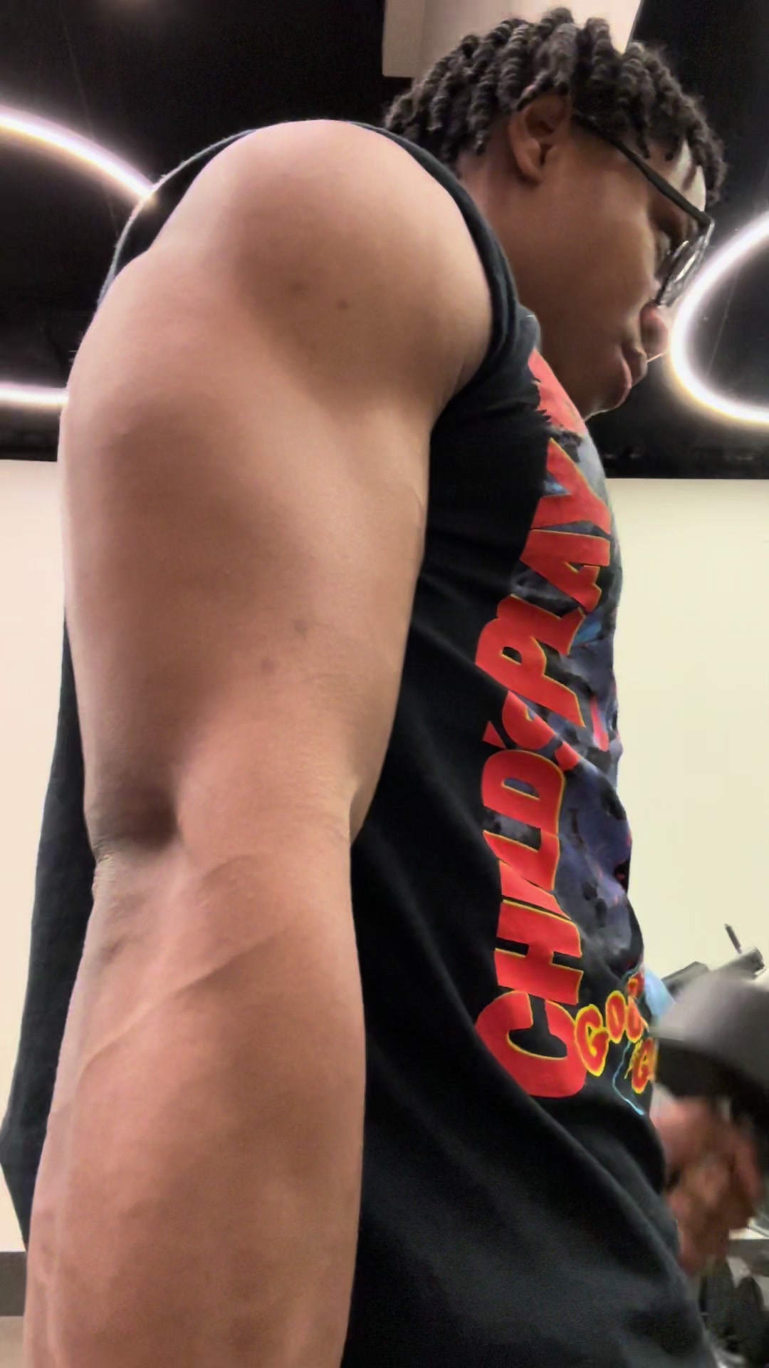 @Izzliftss