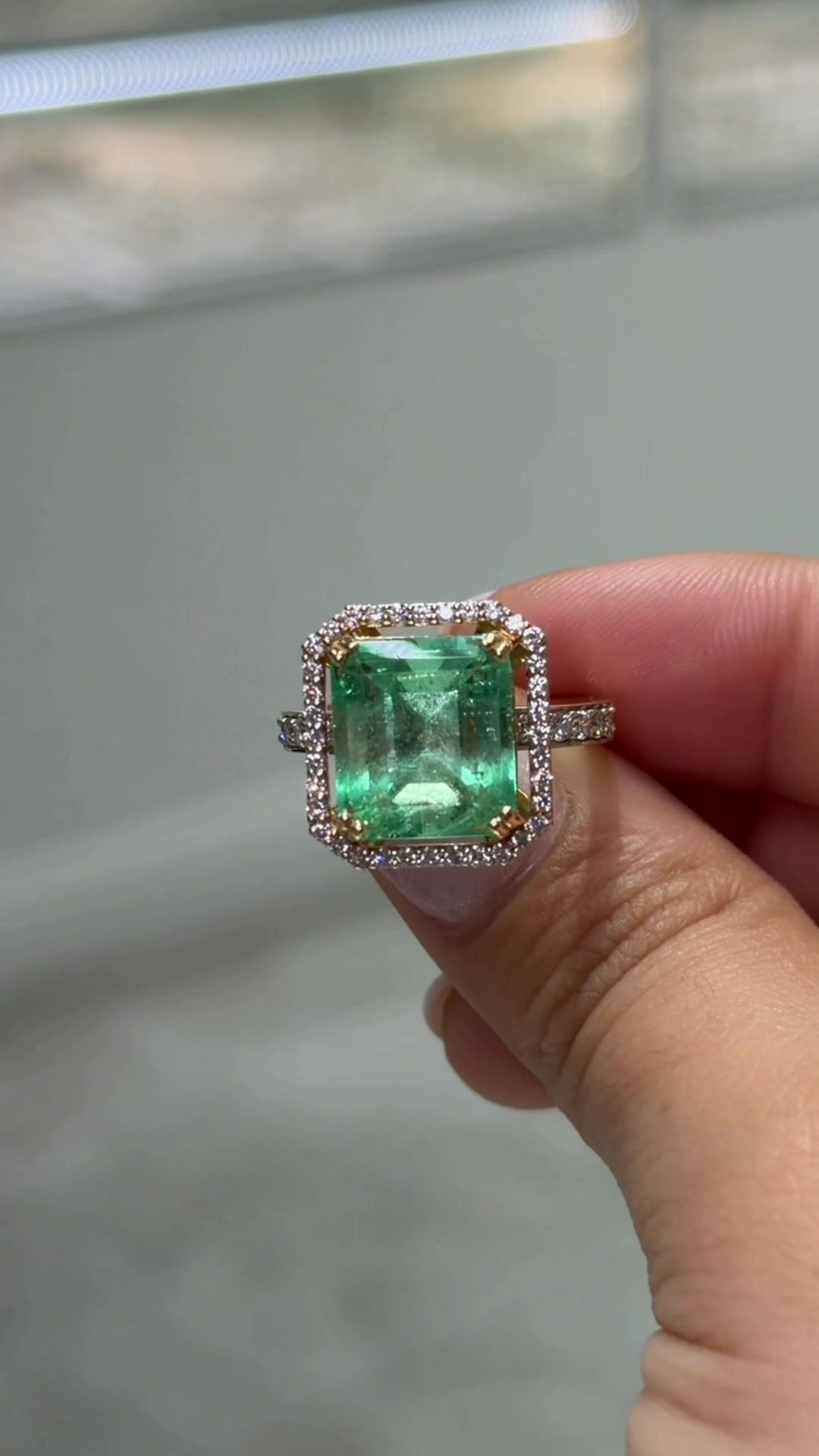 @JR Colombian Emerald