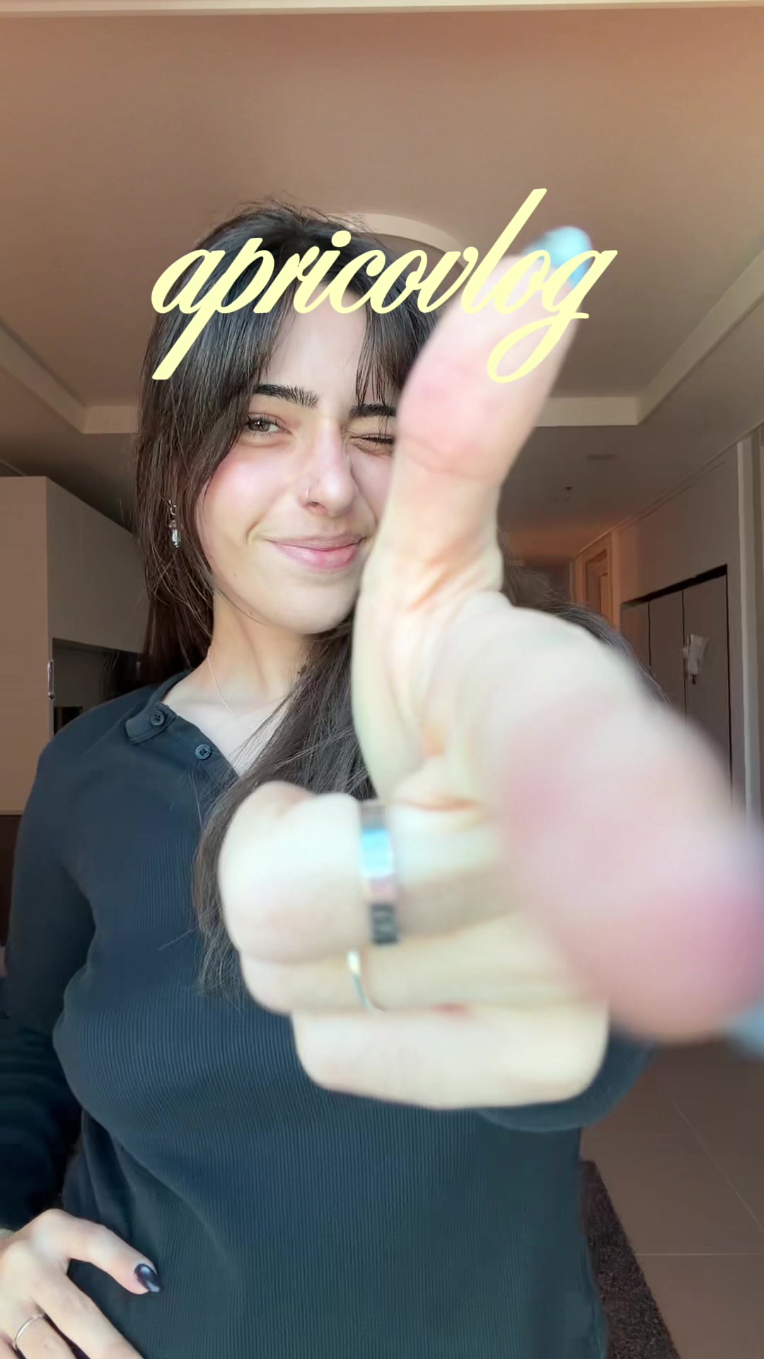 @apricotmaxine
