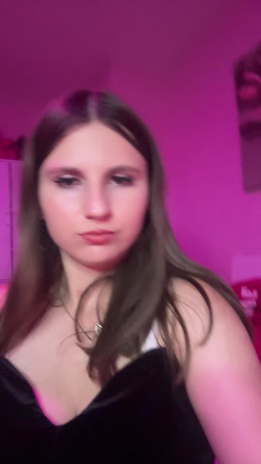 @Emelie