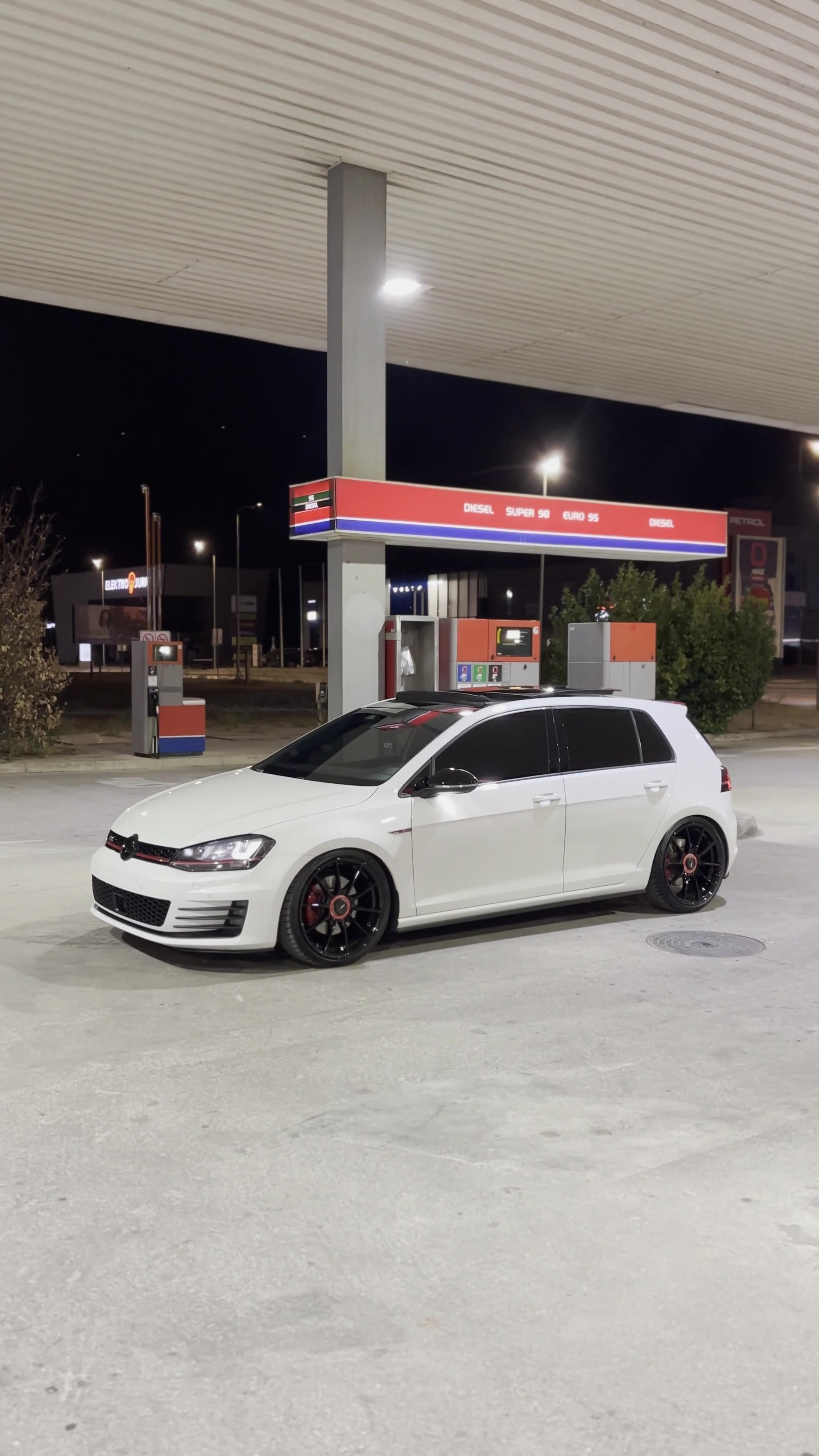 @WHITEGTI