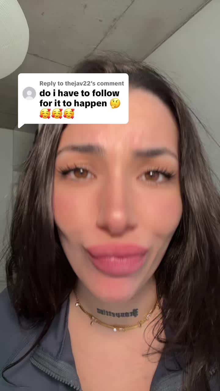 @____juliaclarkson___