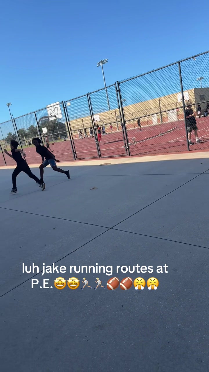 @lil jakus🖐🏾