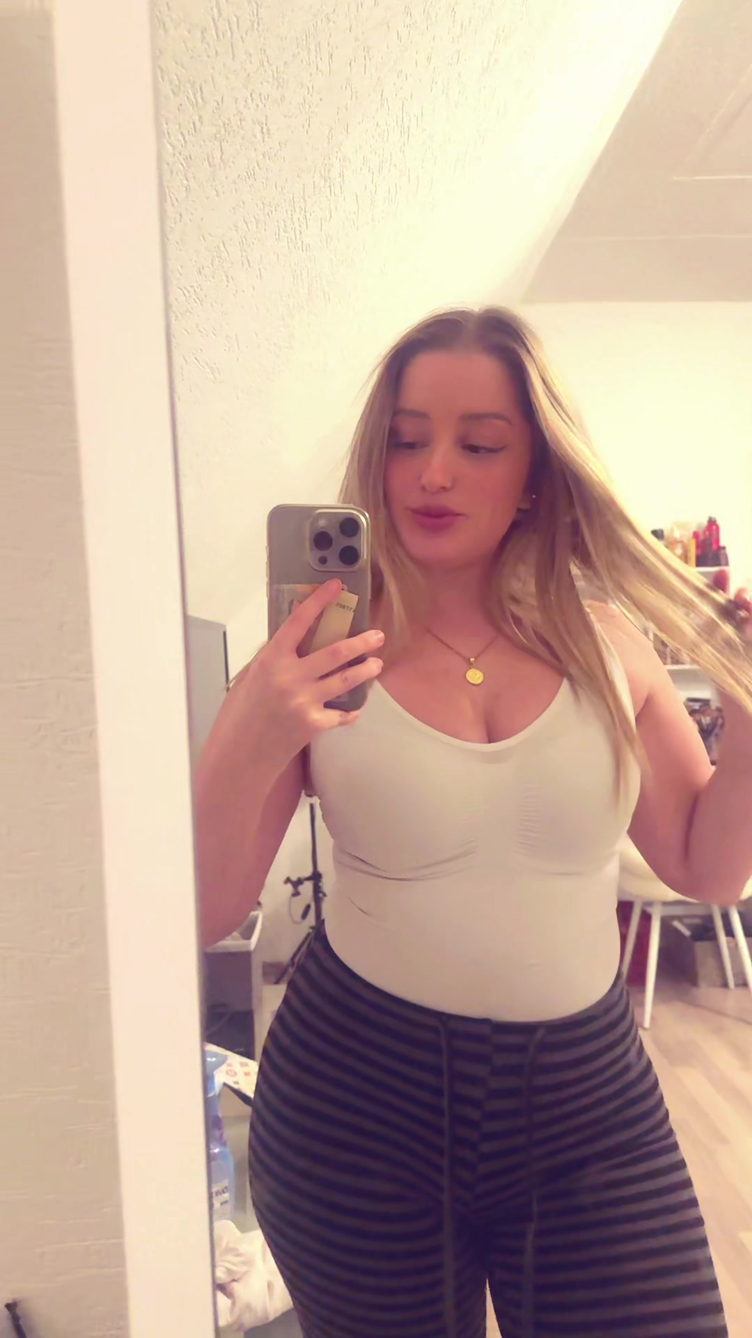 @🦢