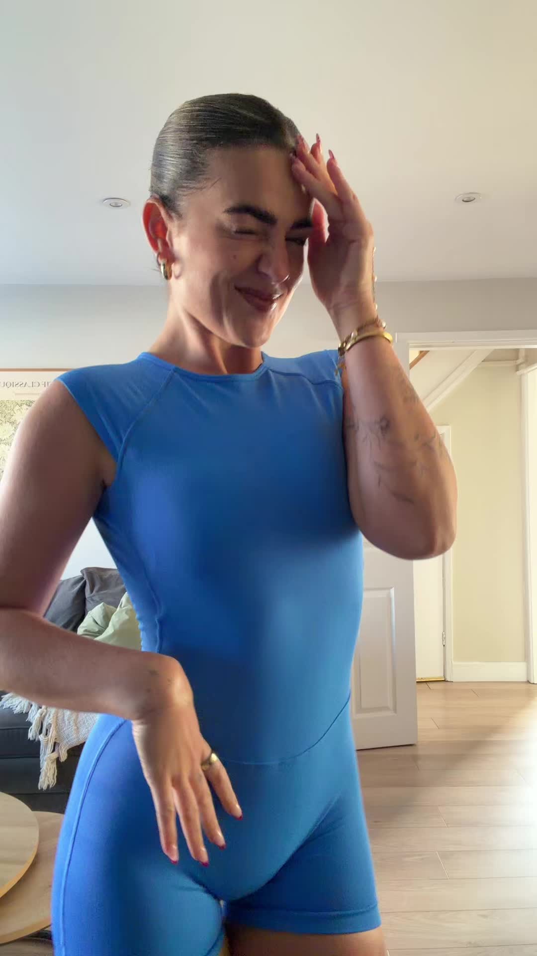 @elbuckles