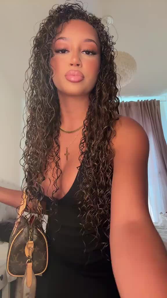 @𝐍𝐞𝐢𝐥𝐚𝐚