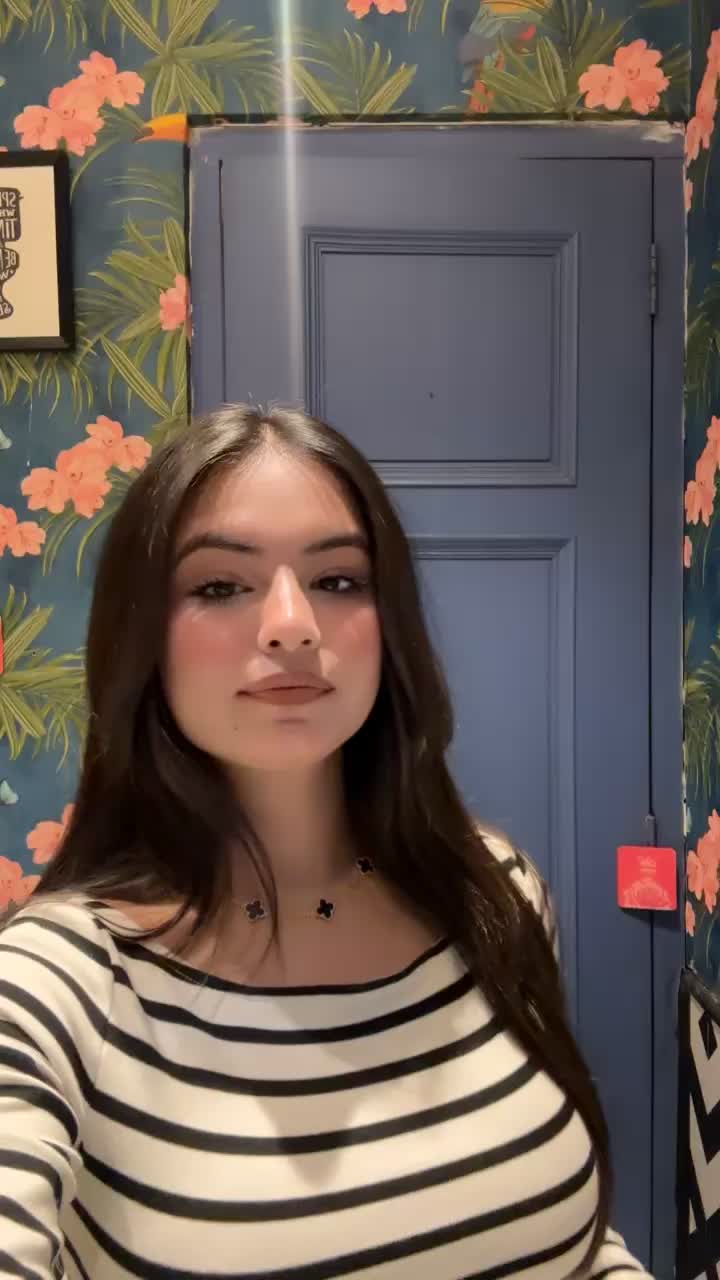 @Aastha🤍